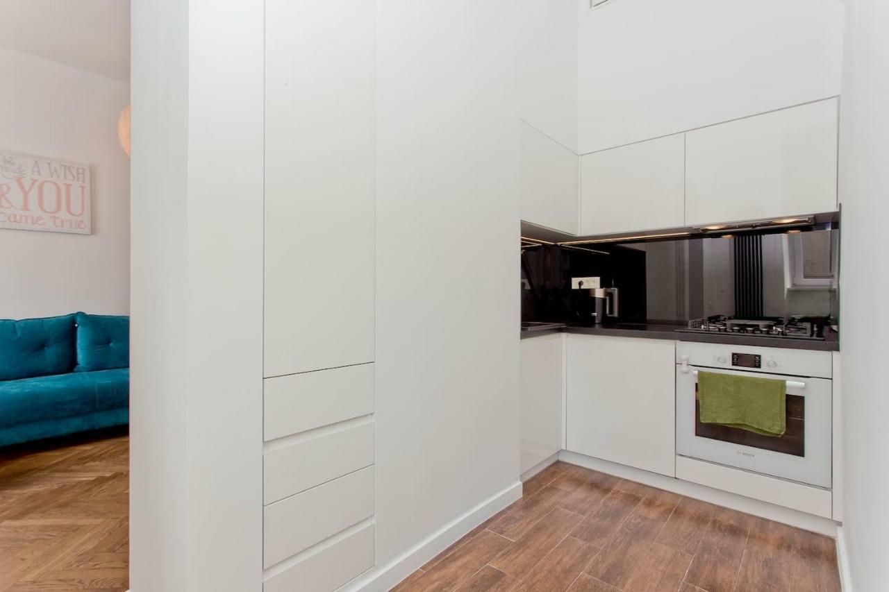 Luxury And Comfortable- Golden Apartments- Royal Street Varsóvia Exterior foto